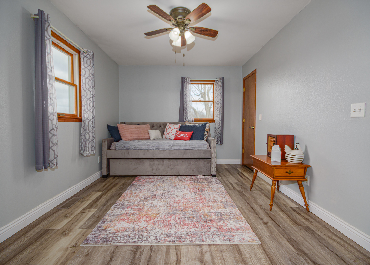 4786 Keller Road Iuka, IL 62849 - Photo 17 of 40 a living room with furniture and a rug