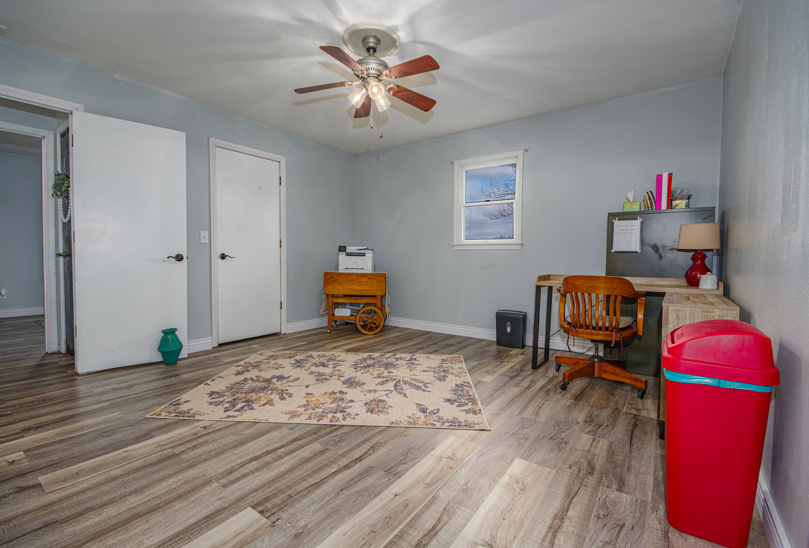 4786 Keller Road Iuka, IL 62849 - Photo 18 of 40 a bedroom with a bed and a chair