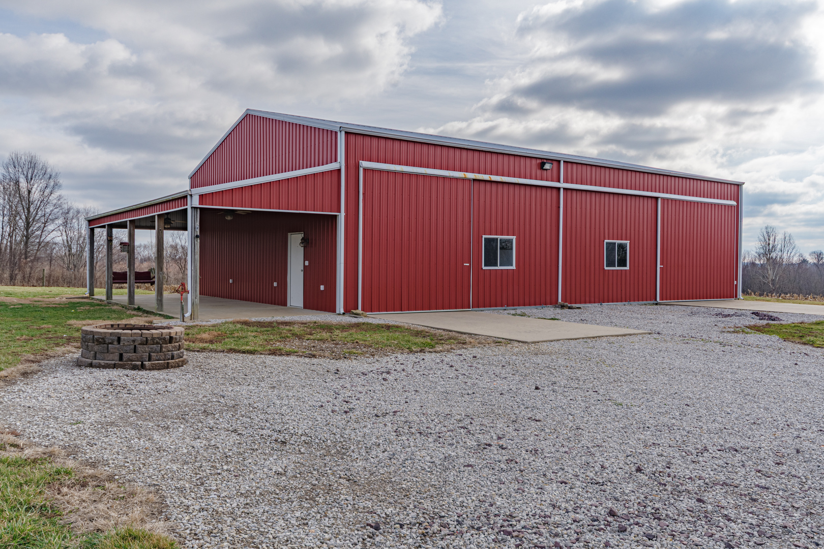 4786 Keller Road Iuka, IL 62849 - Photo 2 of 40 a backyard of a house