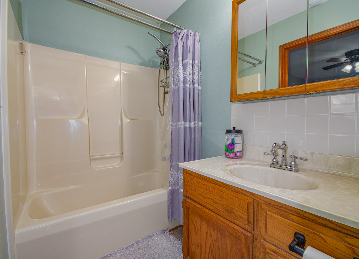 4786 Keller Road Iuka, IL 62849 - Photo 29 of 40 a bathroom with a sink and a bathtub
