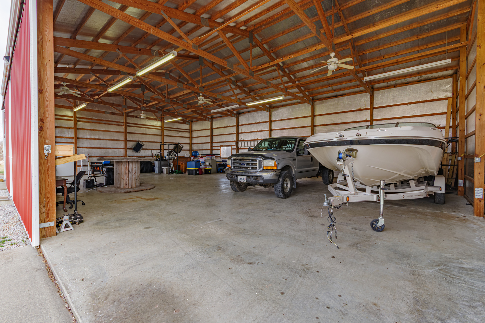 4786 Keller Road Iuka, IL 62849 - Photo 4 of 40 a view of garage