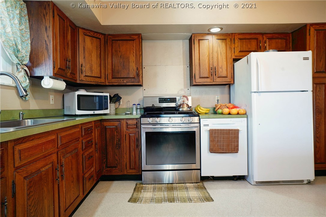 2256 Long Ridge Road Elkview, WV 25071 - Photo 13 of 32 Gallery Image 13
