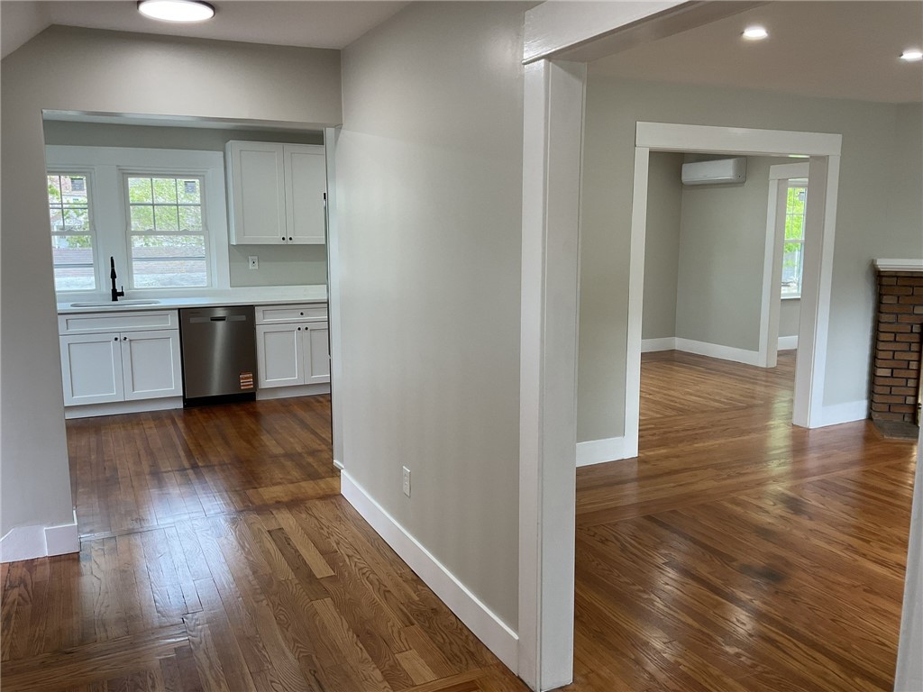 4196 Post Road Warwick, RI 02818 - Photo 6 of 39