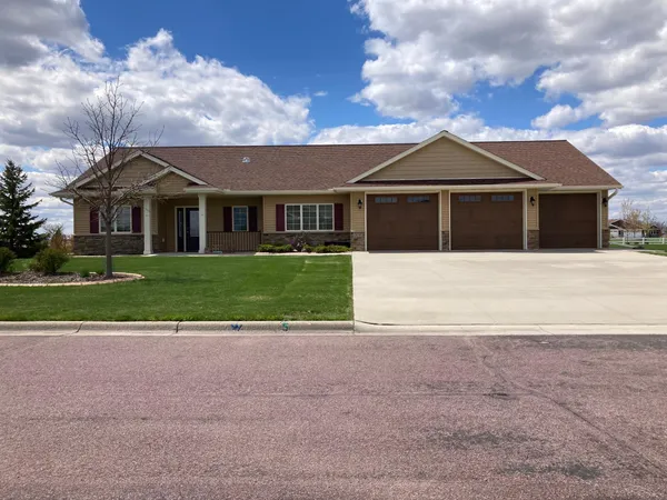 $410,000 | 508 2nd Avenue Southwest, Mapleton, MN 56065