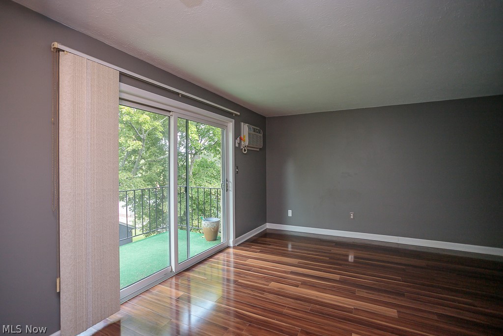 20312 Lorain Road, Unit 309 Cleveland, OH 44126 - Photo 4 of 33