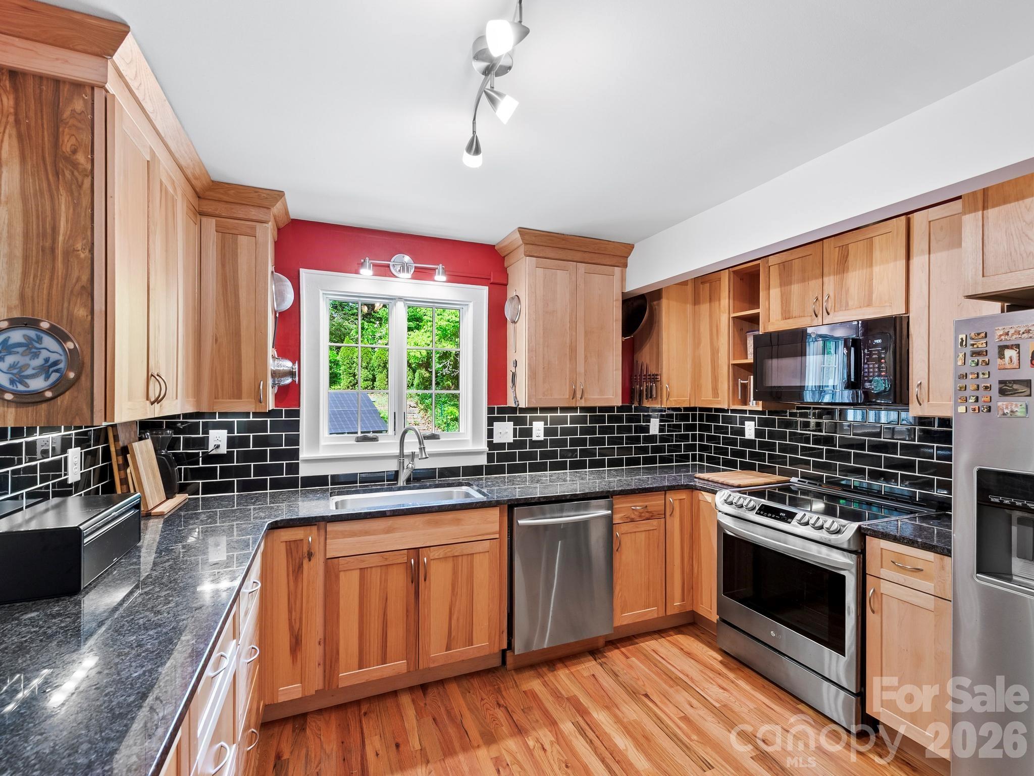 84 Arthur Road Asheville, NC 28806 - Photo 12 of 48