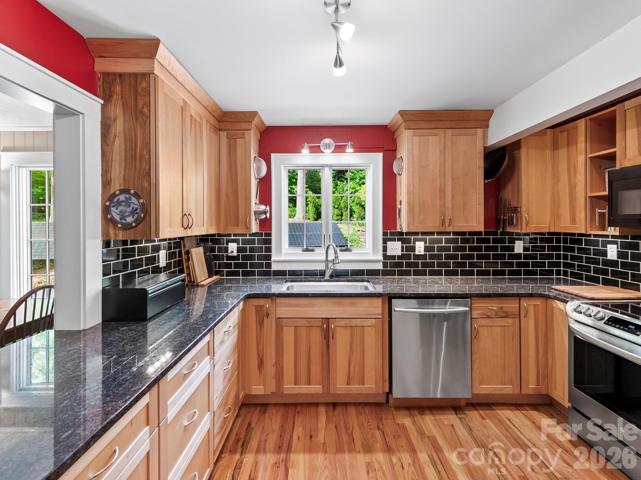 84 Arthur Road Asheville, NC 28806 - Photo 13 of 48