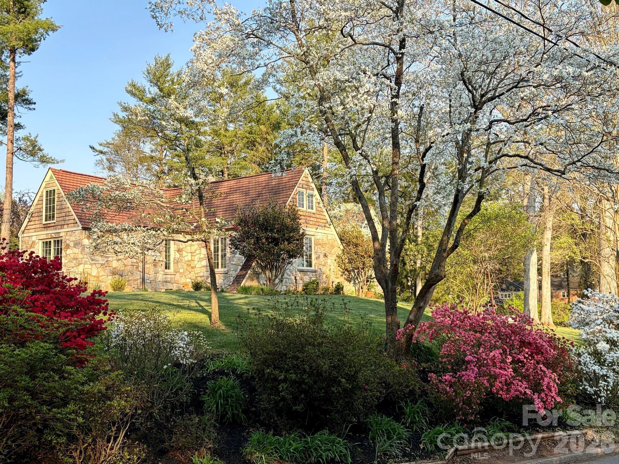 84 Arthur Road Asheville, NC 28806 - Photo 4 of 48