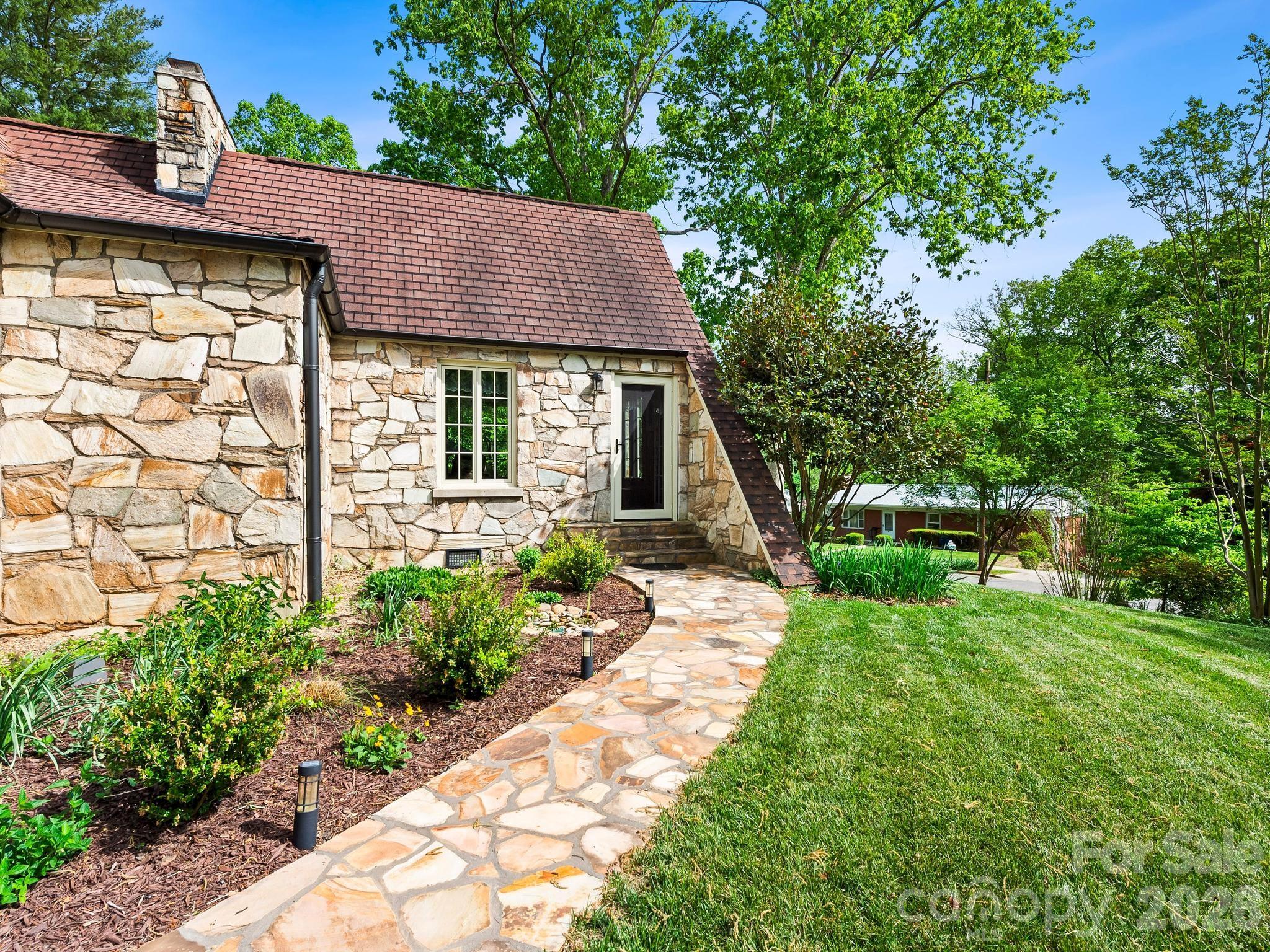84 Arthur Road Asheville, NC 28806 - Photo 6 of 48