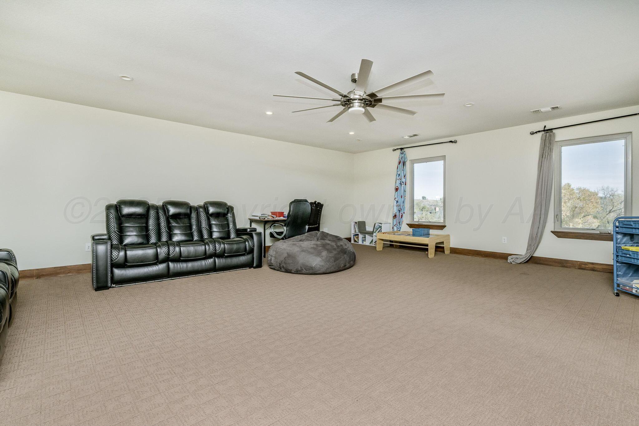 101 Pheasant Run Canyon, TX 79015 - Photo 24 of 39 a living room with furniture