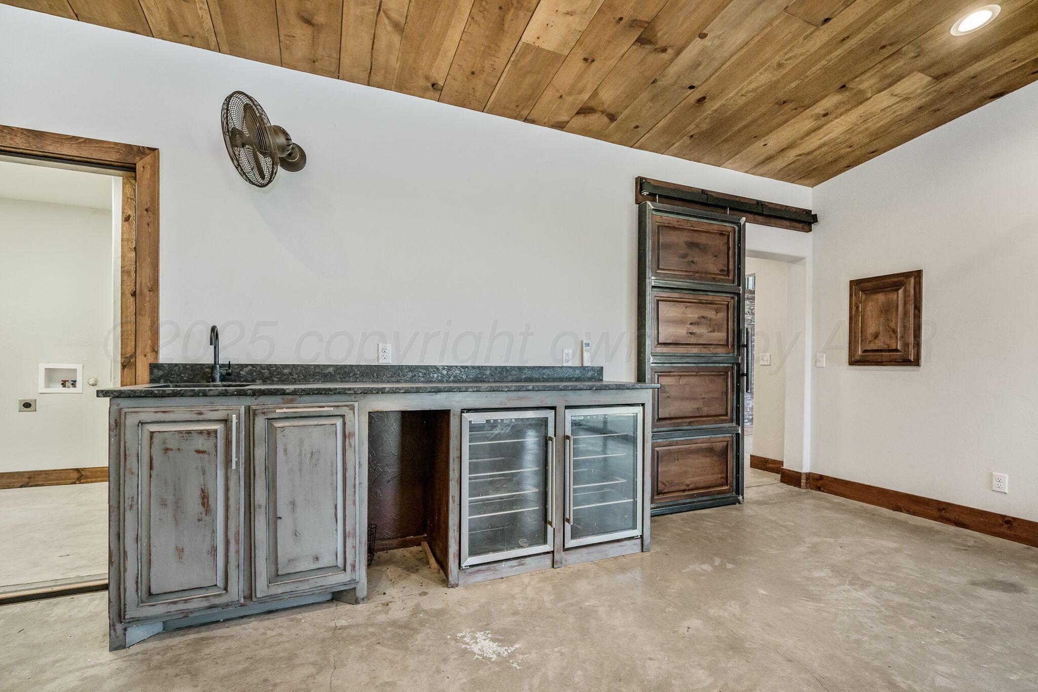 101 Pheasant Run Canyon, TX 79015 - Photo 37 of 39 a view of kitchen and window