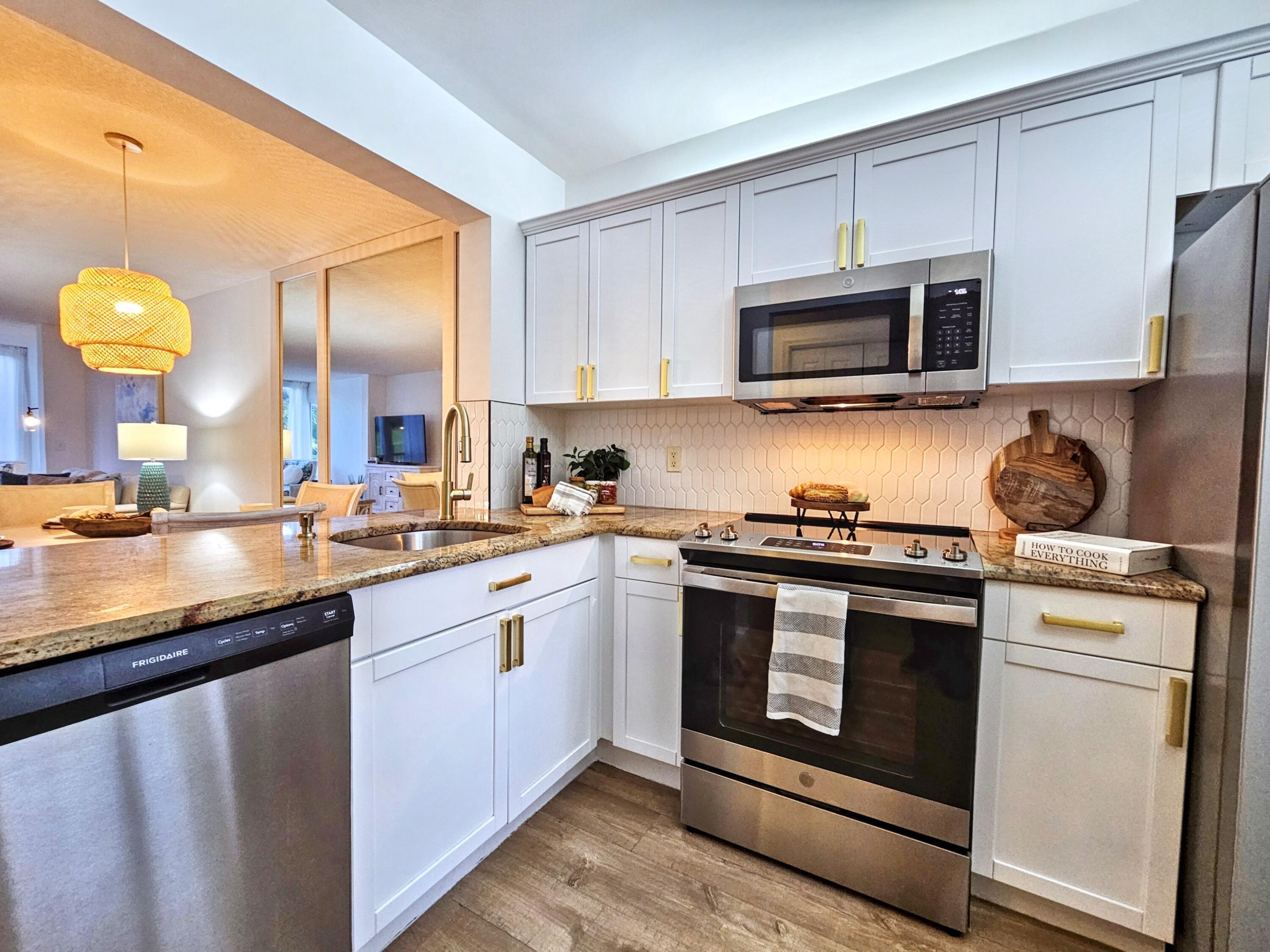 6530 North Ocean Boulevard, Unit 2050 Ocean Ridge, FL 33435 - Photo 5 of 47 20250806075446300735000000-o