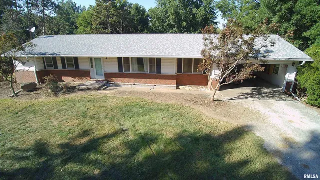 $329,000 | 2538 Loami Road, Jacksonville, IL 62650