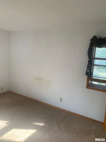 $329,000 | 2538 Loami Road, Jacksonville, IL 62650