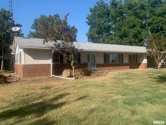 $329,000 | 2538 Loami Road, Jacksonville, IL 62650