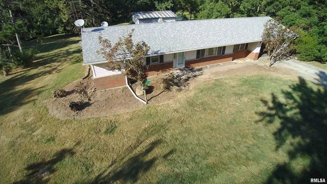 $329,000 | 2538 Loami Road, Jacksonville, IL 62650