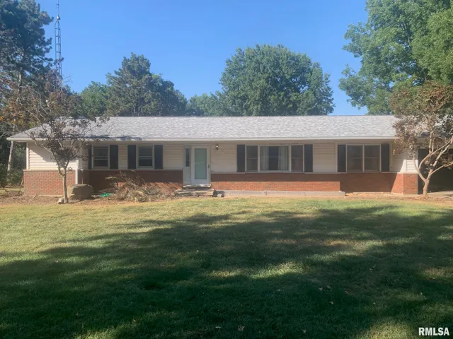 $329,000 | 2538 Loami Road, Jacksonville, IL 62650