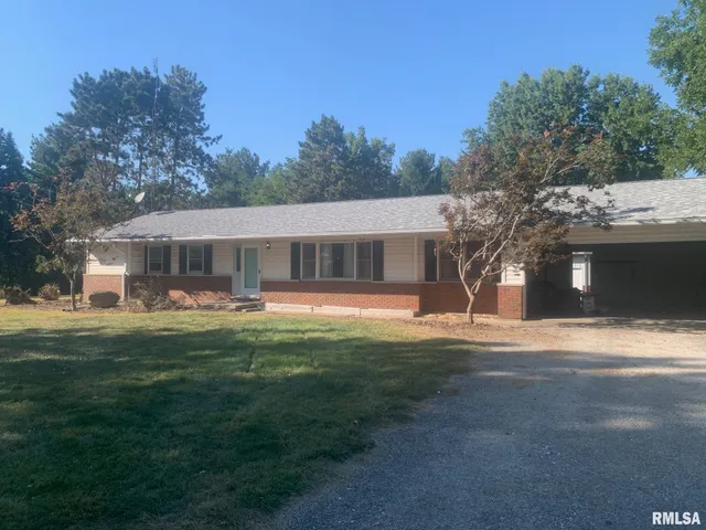 $329,000 | 2538 Loami Road, Jacksonville, IL 62650