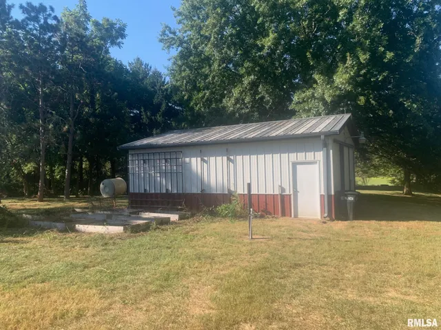 $329,000 | 2538 Loami Road, Jacksonville, IL 62650