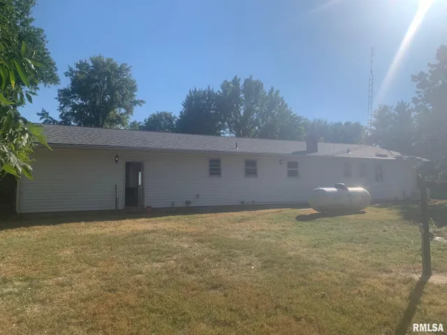 $329,000 | 2538 Loami Road, Jacksonville, IL 62650
