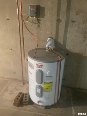 $329,000 | 2538 Loami Road, Jacksonville, IL 62650