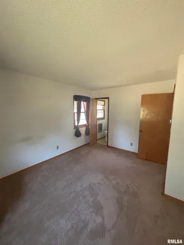 $329,000 | 2538 Loami Road, Jacksonville, IL 62650