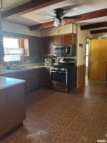 $329,000 | 2538 Loami Road, Jacksonville, IL 62650