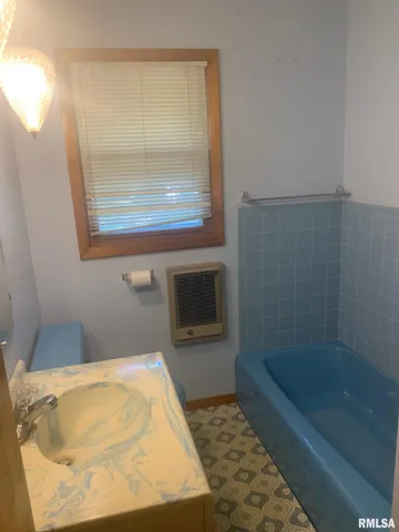 $329,000 | 2538 Loami Road, Jacksonville, IL 62650