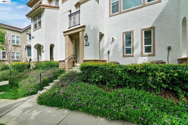 $749,000 | 118 Selby Lane, Unit 4, Livermore, CA 94551