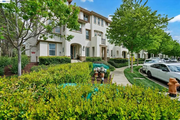 $749,000 | 118 Selby Lane, Unit 4, Livermore, CA 94551