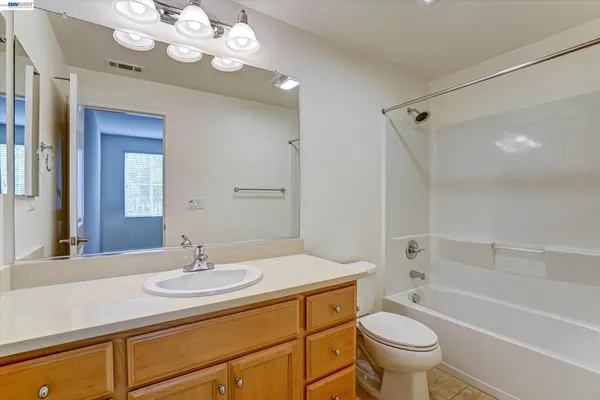 $749,000 | 118 Selby Lane, Unit 4, Livermore, CA 94551