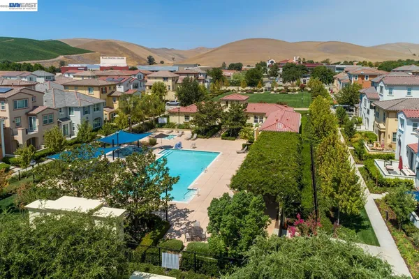 $749,000 | 118 Selby Lane, Unit 4, Livermore, CA 94551