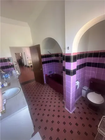 $325,000 | 400 West St Charles Avenue, San Diego, TX 78384