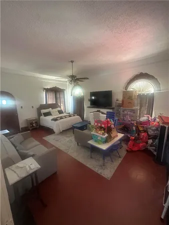 $325,000 | 400 West St Charles Avenue, San Diego, TX 78384