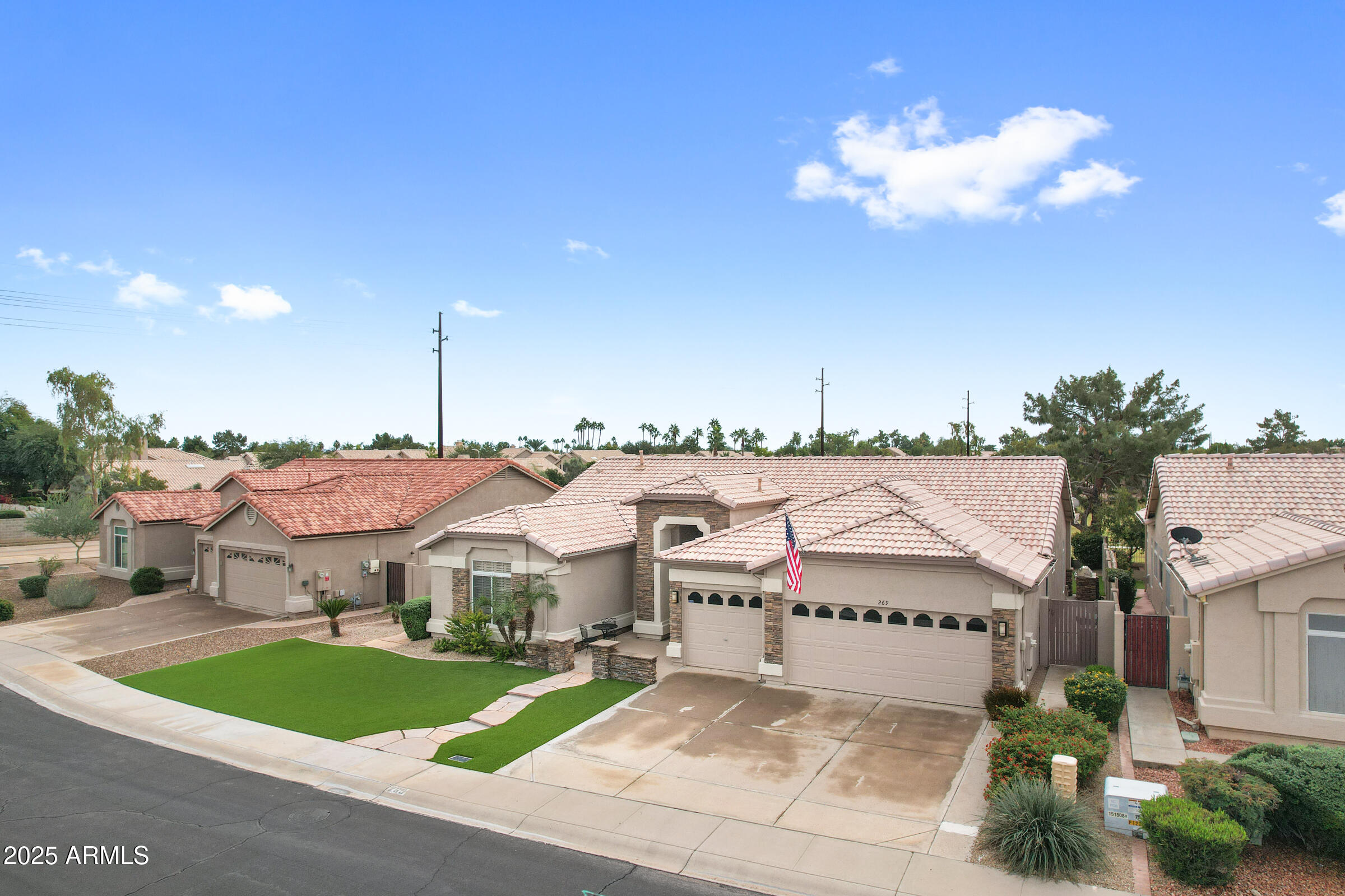 269 West El Freda Road Tempe, AZ 85284 - Photo 44 of 54 a sign that is sitting in front of a house