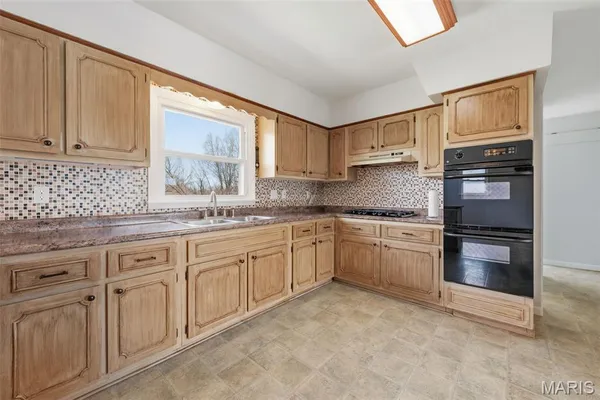 $249,900 | 207 Scenic Drive, Elsberry, MO 63343