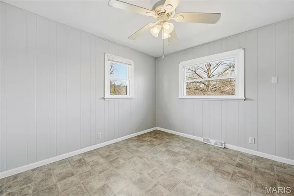 $249,900 | 207 Scenic Drive, Elsberry, MO 63343