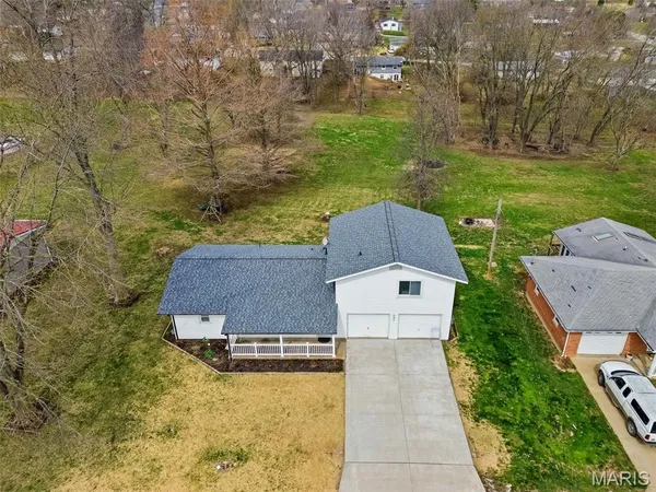 $249,900 | 207 Scenic Drive, Elsberry, MO 63343