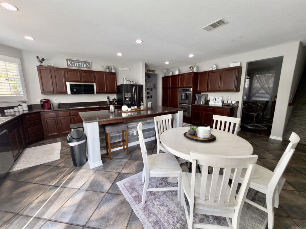 38112 Encanto Road Murrieta, CA 92563 - Photo 10 of 34 Gallery Image 10