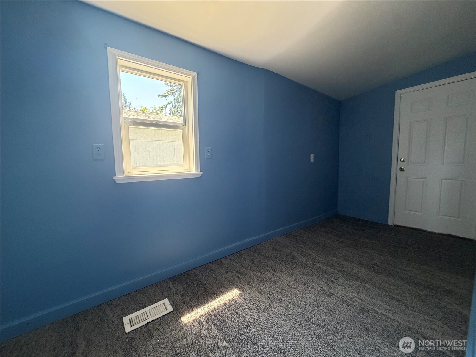 415 Lakeview Road, Unit F6 Lynnwood, WA 98087 - Photo 11 of 25