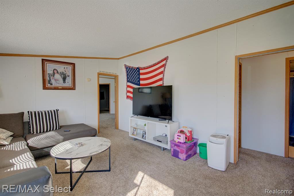 3509 South Genesee Road Burton, MI 48519 - Photo 5 of 32