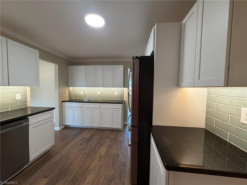 2701 Tudor Road Winston-Salem, NC 27106 - Photo 4 of 31
