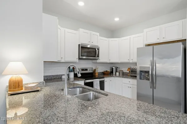 $2,400 | 603 Airlie Vista Lane, Unit LOT 125, Surf City, NC 28445