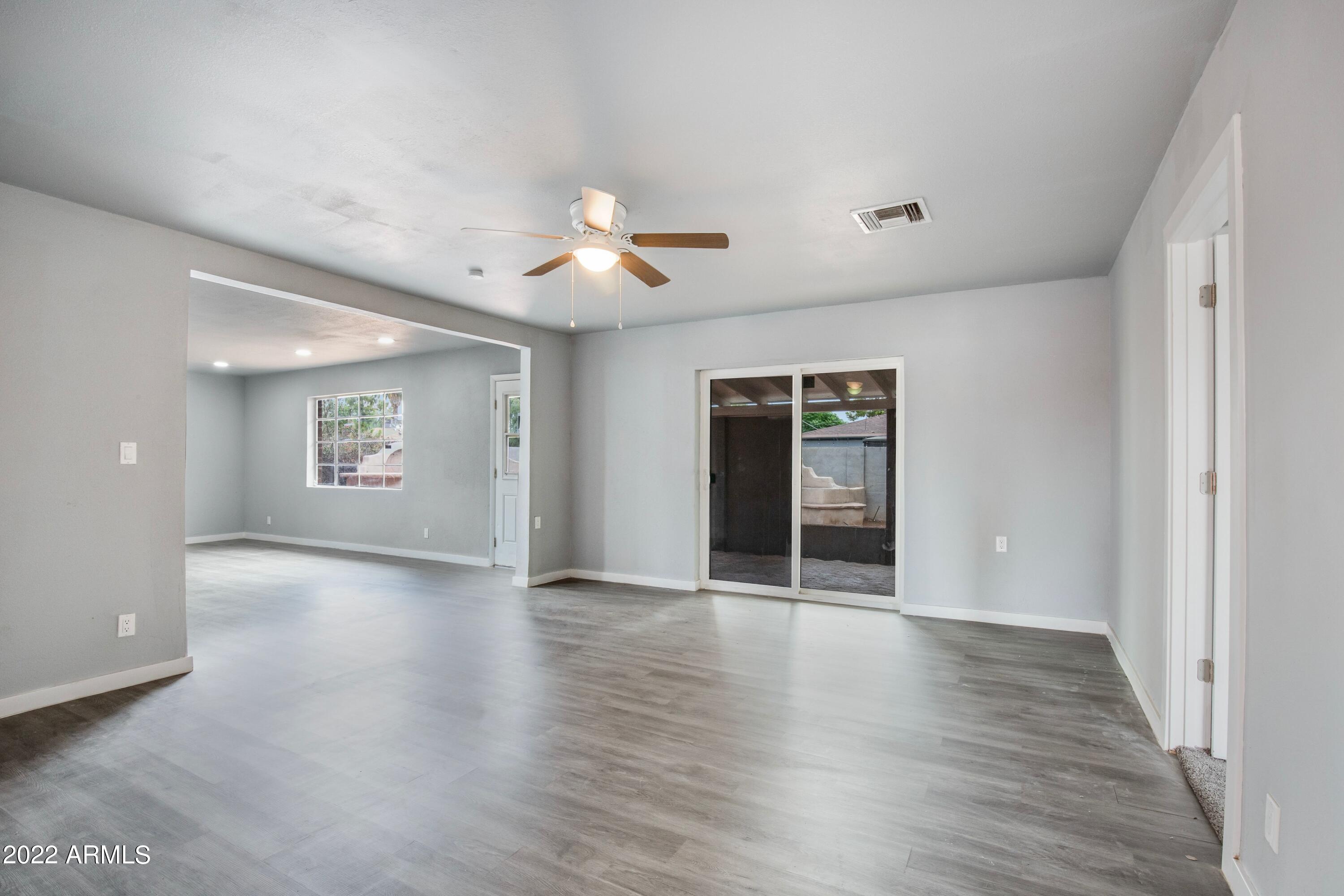 3525 West Ocotillo Road Phoenix, AZ 85019 - Photo 4 of 10 DE94BACC-BD36-469A-BF04-EBAD88FF77BC