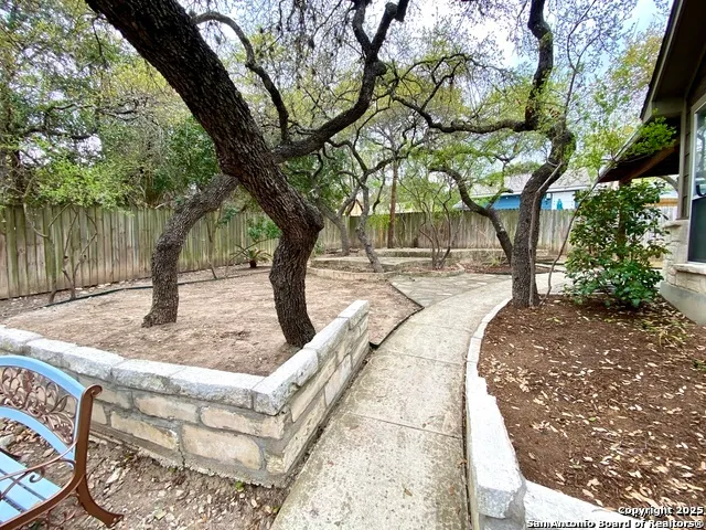 $2,100 | 7530 Acorn Bend Drive, San Antonio, TX 78250