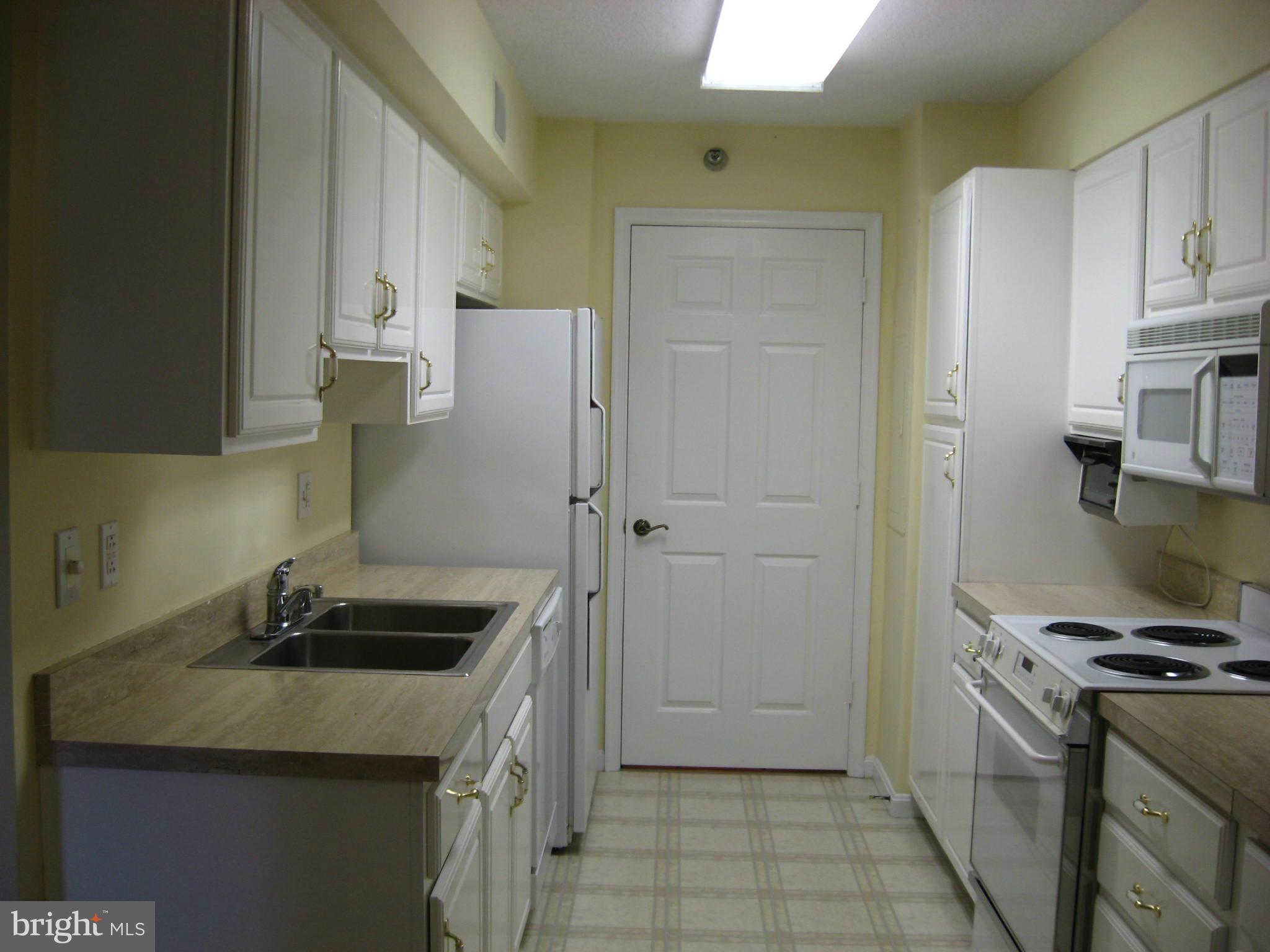 14800 Pennfield Circle, Unit 301 Silver Spring, MD 20906 - Photo 11 of 30 Kitchen