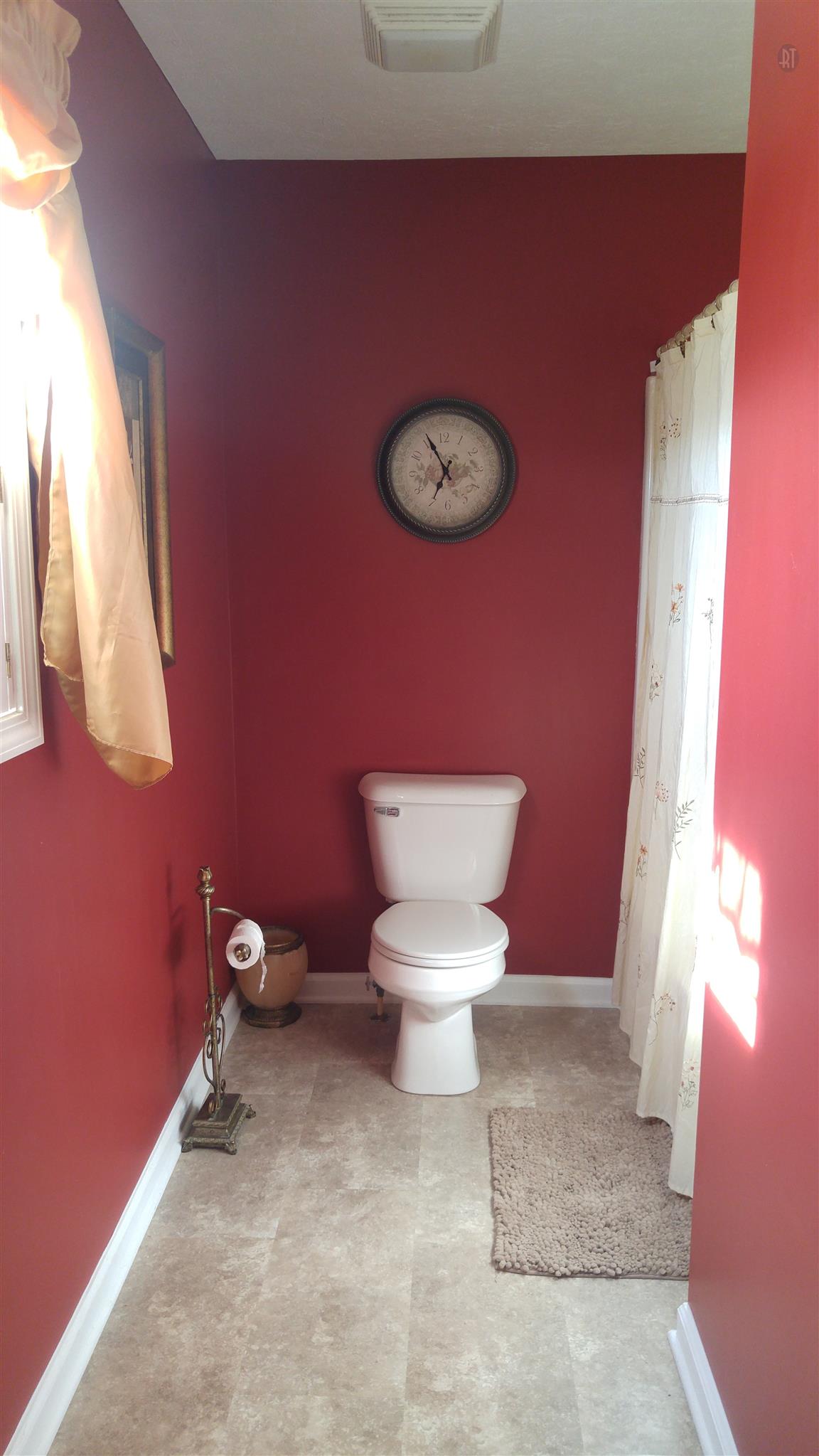 282 Collins Road Portland, TN 37148 - Photo 17 of 28 a bathroom with a toilet