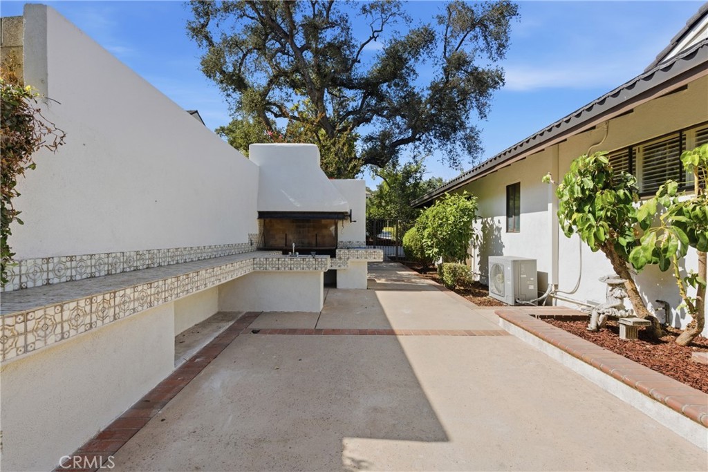 950 Hampton Road Arcadia, CA 91006 - Photo 21 of 35