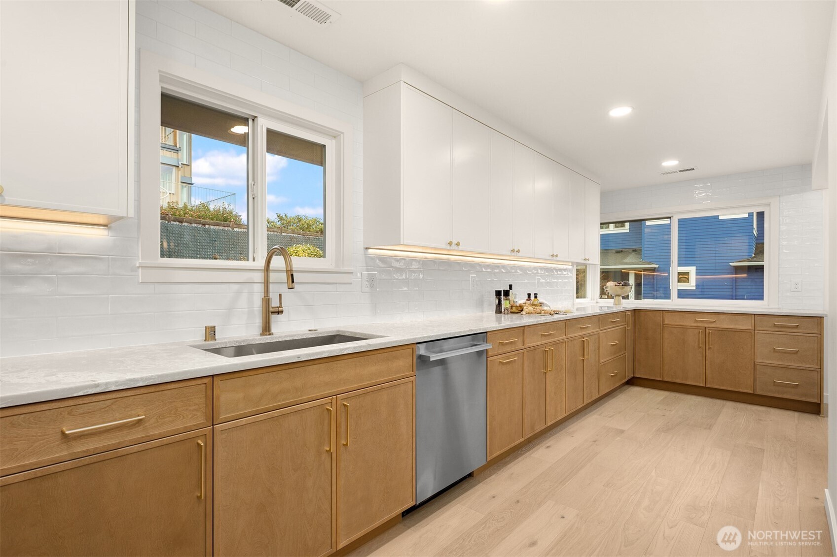 3702 West Fulton Street Seattle, WA 98199 - Photo 17 of 40