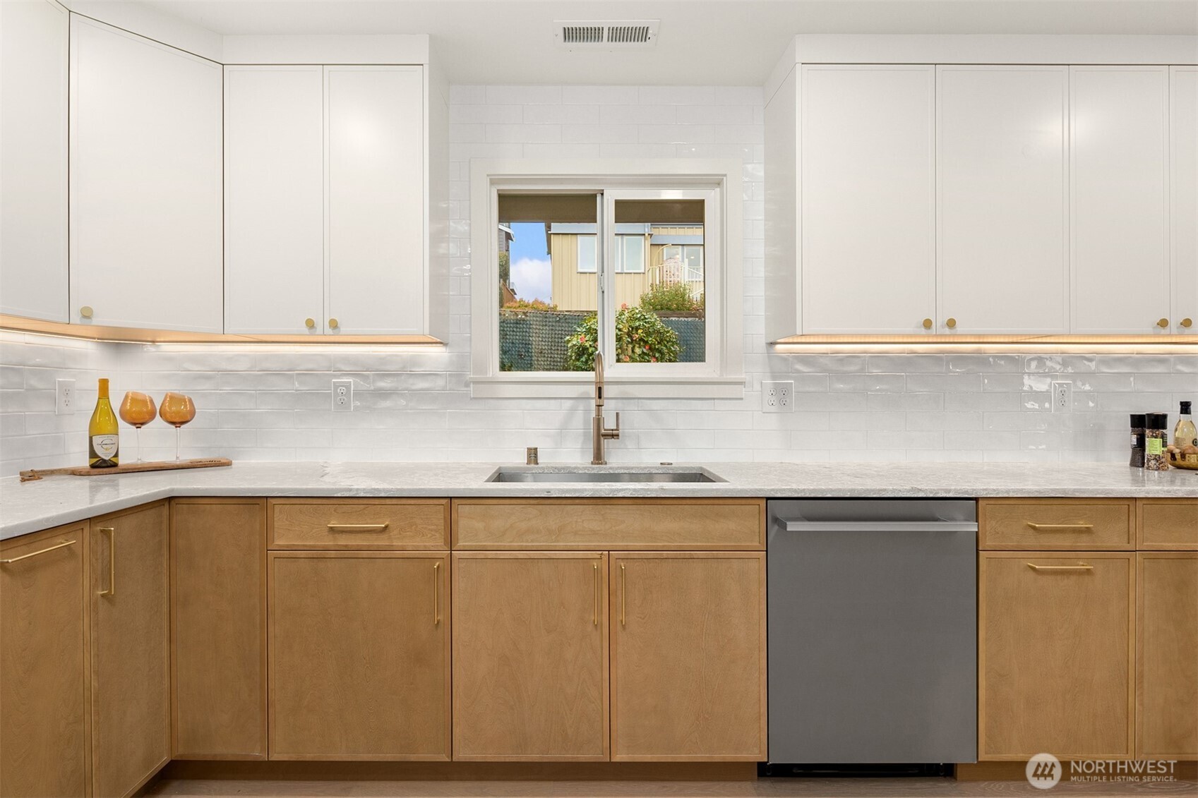 3702 West Fulton Street Seattle, WA 98199 - Photo 18 of 40